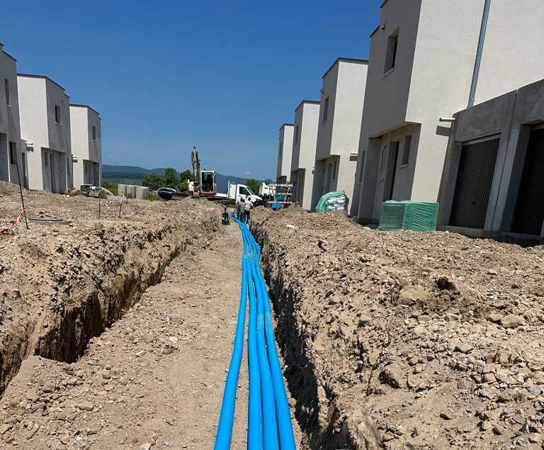 Pavage ou Enrobé : Que choisir pour votre cour ?